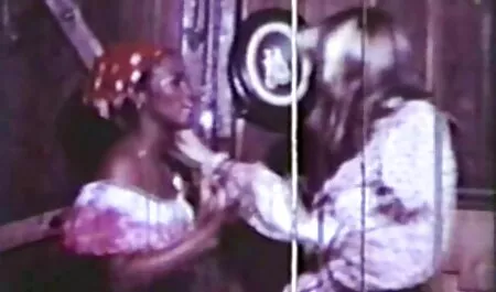 Làm phim sex nhat ban xua việc với bút trong thiên nhiên.