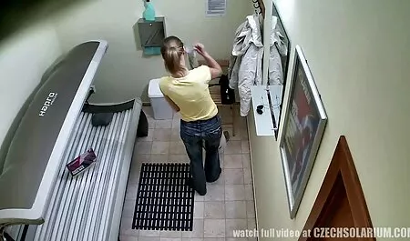 Camera ẩn. Các phim sex nhat ban hay nhat khong che giáo viên, một học sinh trong phòng tắm.