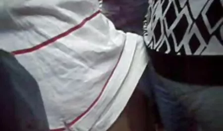 Họ thực hiện một người lạ uống rượu và để cho cô đi trong phim sex nhat ban khong che một vòng tròn