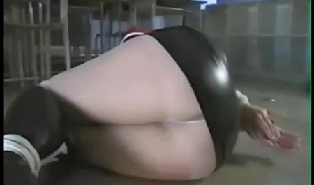 Baba sinh trong một bát và phim sex nhat ban hd ko che chuẩn bị cho một ly cocktail cho bạn cùng phòng của mình