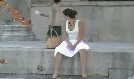 Sau đám cưới, người vợ đã phim sex japan nhat ban vui vẻ với tình hữu nghị.