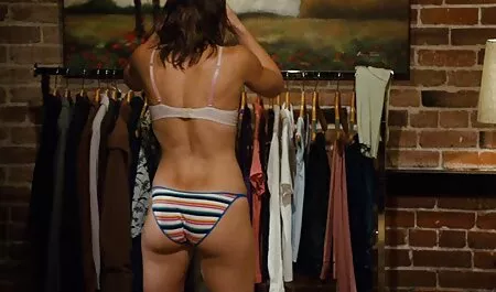 Cô ấy không muốn làm việc tai phim sex nhat ban trong lĩnh vực, vì vậy cô ấy không từ chối có quan hệ tình dục.