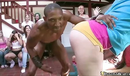 Em đã phim sex online nhat ban thấy chị gái mình thủ dâm và quyết định đến giúp cô ấy