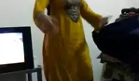 Vẻ đẹp quyết định cởi quần áo, phim sex khong che nhat ban ở nơi công cộng