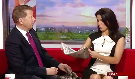 Đồ phim sex gai xinh nhat ban zhostka cạo âm hộ của cô ở phía trước của những con robot