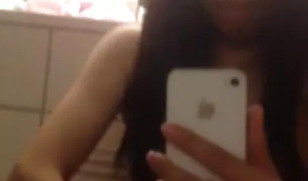 Một người đàn gà trong giày đen đã không nhìn thấy một phim sex xxx nhat ban lớn cho một thời gian dài, và đã để an ủi bản thân mình với ngón tay của cô